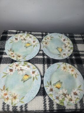 Cracker Barrel Spring Social by Susan Winget Blue & White Floral Plates Set of 4